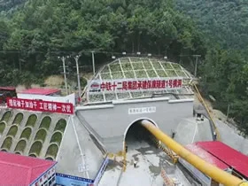 郑万高铁桥涵
